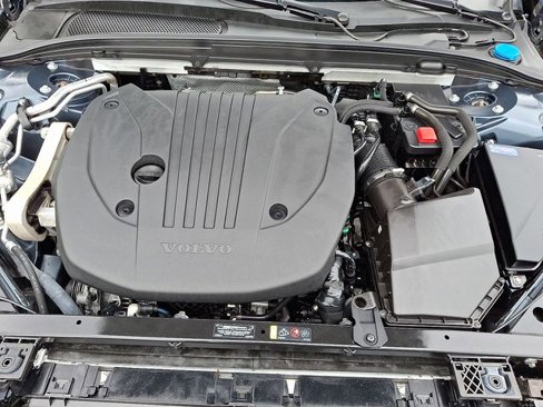 Used 2025 Volvo S60 B5 Plus image 33