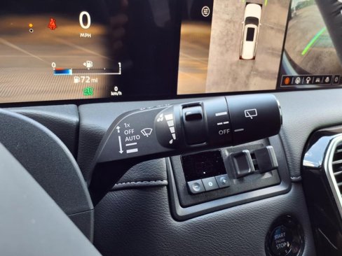 New 2025 Nissan Armada Platinum Reserve image 16