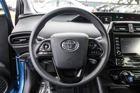 Used 2022 Toyota Prius LE image 28