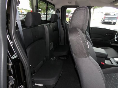 Certified 2025 Nissan Frontier SV image 22