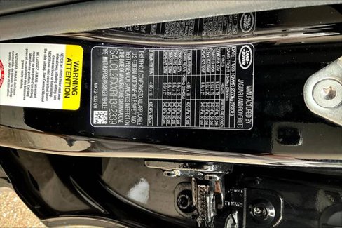 Used 2024 Land Rover Discovery Sport Dynamic SE image 3