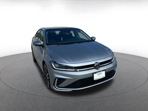 Used 2025 Volkswagen Jetta SE image 3