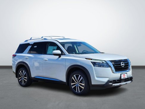 New 2025 Nissan Pathfinder Platinum w/ Cargo Package image 5