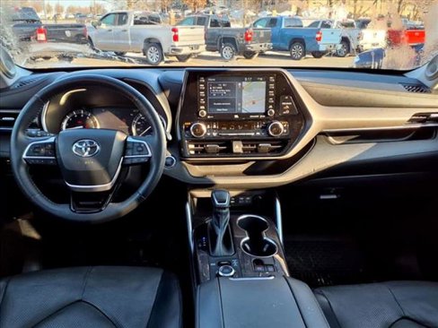Used 2022 Toyota Highlander Limited image 22