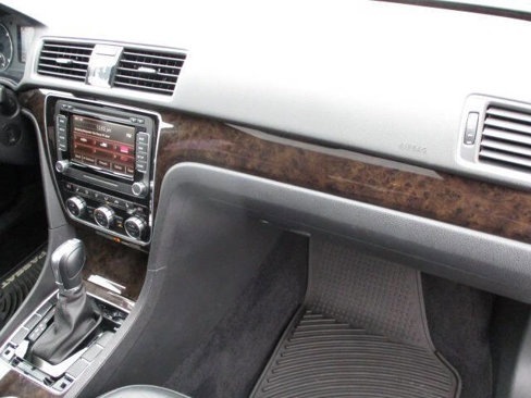 Used 2015 Volkswagen Passat TDI SEL Premium image 23