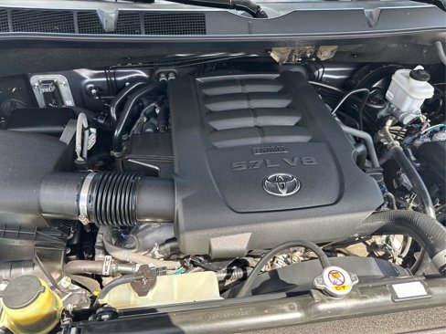 Used 2018 Toyota Tundra SR5 w/ SR5 Upgrade Package image 25