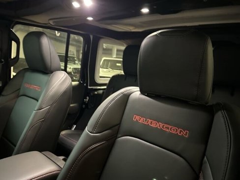 Used 2024 Jeep Wrangler Unlimited Rubicon w/ Convenience Group image 16