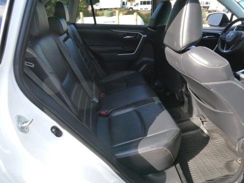 Used 2019 Toyota RAV4 XLE Premium image 29