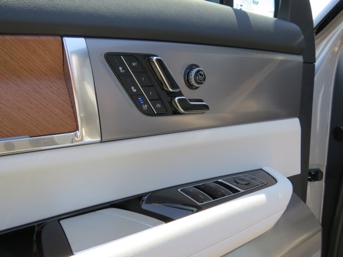 New 2026 Cadillac Vistiq Sport w/ LPO, Floor Liner Package image 19