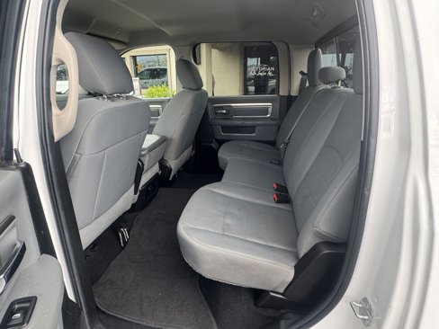 Used 2019 RAM 1500 Classic SLT image 9