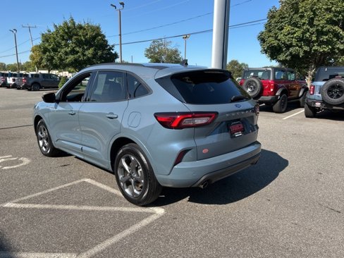 Used 2023 Ford Escape ST-Line w/ Tech Pack #1 image 5