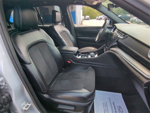 Used 2023 Jeep Grand Cherokee Altitude image 27