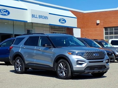 Certified 2023 Ford Explorer XLT w/ Equipment Group 202A image 1