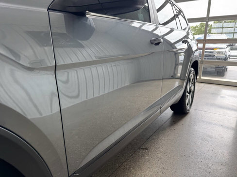 Used 2024 Volkswagen Atlas SE image 50