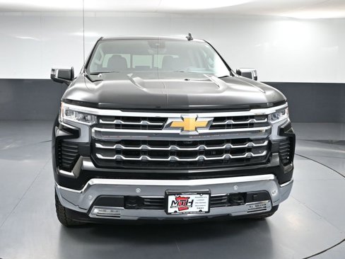 Used 2024 Chevrolet Silverado 1500 LTZ w/ LTZ Premium Package image 13
