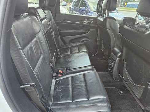 Used 2016 Jeep Grand Cherokee Limited image 16