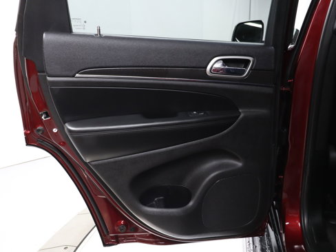 Used 2018 Jeep Grand Cherokee Limited image 22
