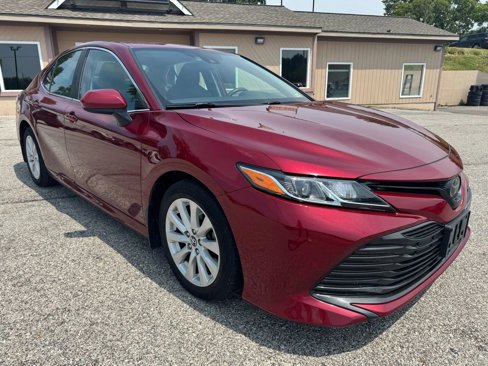 Used 2019 Toyota Camry LE image 1