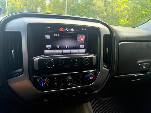 Used 2015 GMC Sierra 1500 SLE w/ SLE Value Package image 16