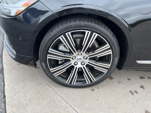 Certified 2025 Volvo S90 B6 Plus image 9
