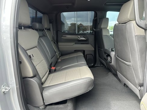Used 2025 Chevrolet Silverado 1500 ZR2 w/ Technology Package image 22