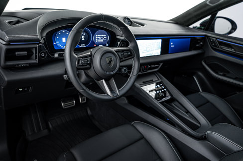 New 2025 Porsche Macan Turbo Electric image 4