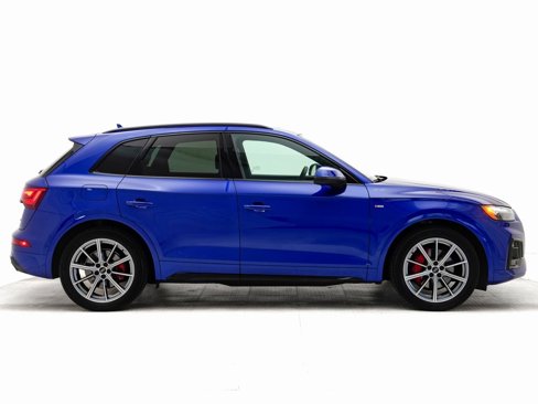 Used 2024 Audi Q5 e Premium Plus w/ Premium Plus Package image 2