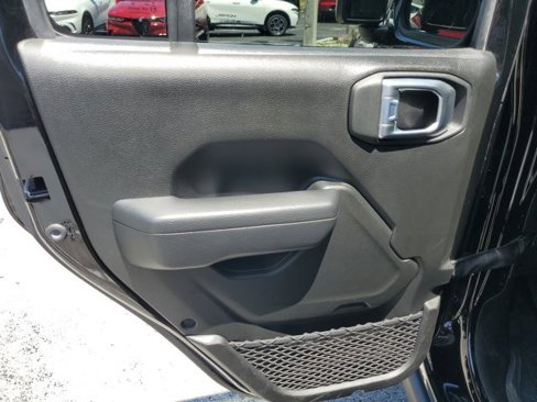 Used 2022 Jeep Gladiator Rubicon w/ LED Lighting Group image 18