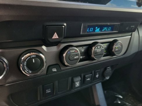Used 2023 Toyota Tacoma TRD Off-Road image 19