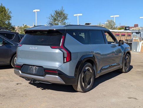 Used 2024 Kia EV9 Land image 7