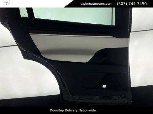 Used 2023 Tesla Model X image 34