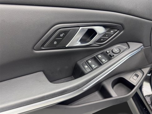 Used 2025 BMW 330i Sedan image 32