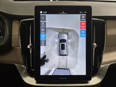 New 2026 Volvo XC90 B5 Plus image 17