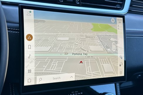 Used 2025 Jaguar F-PACE R-Dynamic S image 21