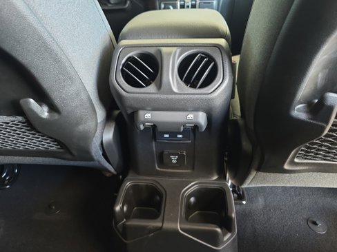 New 2025 Jeep Wrangler Unlimited Rubicon w/ Steel Bumper Group image 31