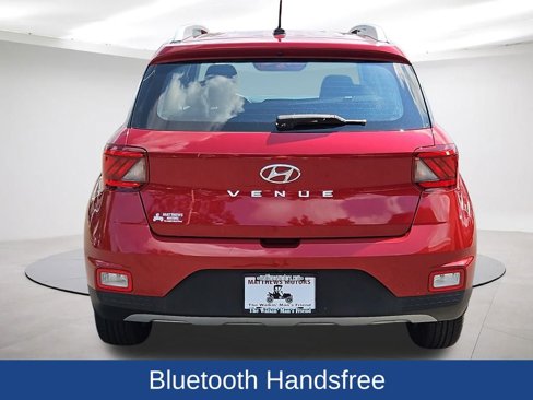 Used 2024 Hyundai Venue SEL image 6