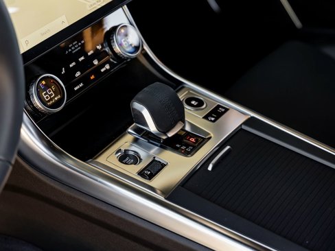 New 2024 Jaguar XF R-Dynamic SE image 19