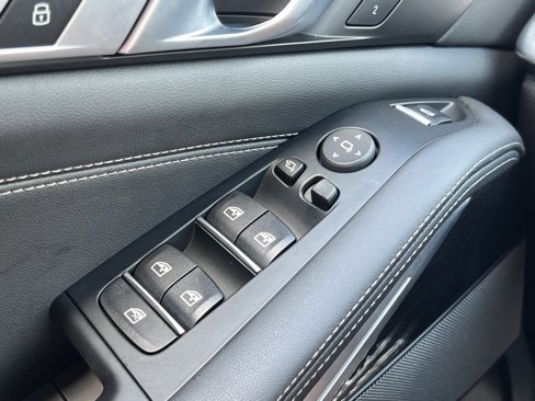 Used 2025 BMW X5 M60i image 32
