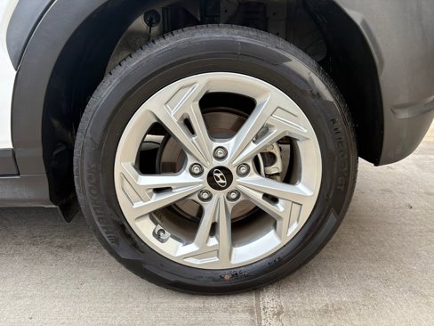 Used 2023 Hyundai Kona SEL image 12