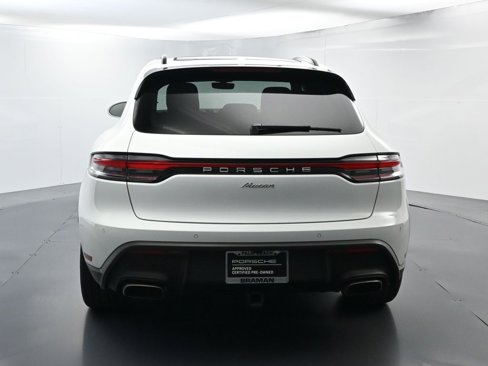 Certified 2025 Porsche Macan image 13