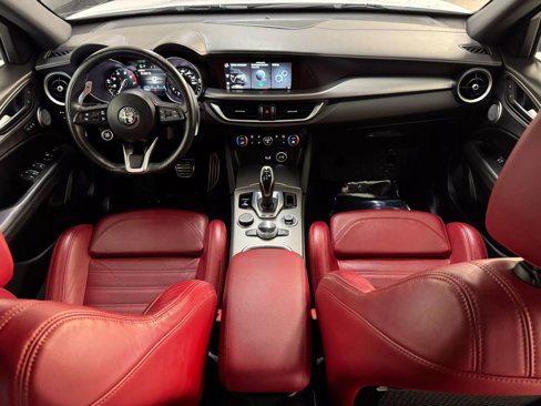 Used 2022 Alfa Romeo Stelvio Veloce image 42