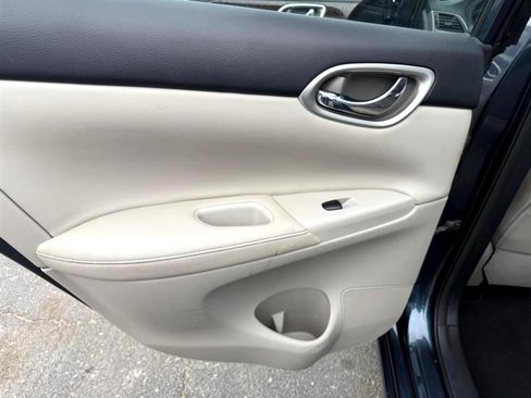 Used 2015 Nissan Sentra SL w/ SL Premium Package image 27