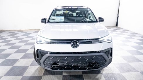 New 2025 Volkswagen Taos SE image 2