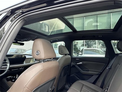 New 2025 Audi Q6 e-tron Prestige image 7