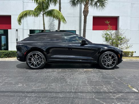 Used 2021 Aston Martin DBX image 18