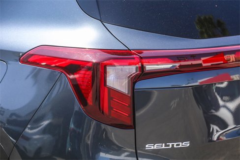 Certified 2024 Kia Seltos EX image 11