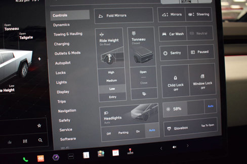 Used 2024 Tesla Cybertruck AWD Crew Cab image 42