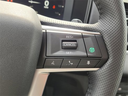 New 2025 Mitsubishi Outlander SE image 24