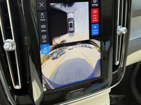 New 2026 Volvo XC40 B5 Plus w/ Protection Package Premier image 19