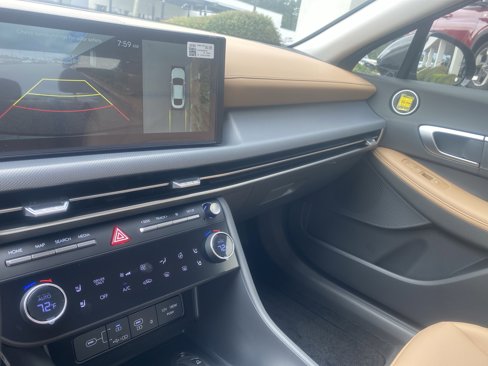 New 2025 Hyundai Sonata Limited image 9